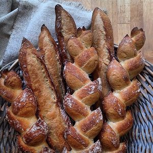 Image post by @lepainquotidienus on Instagram