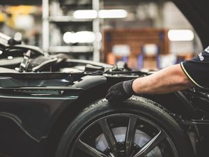 Image post by @astonmartin on Twitter