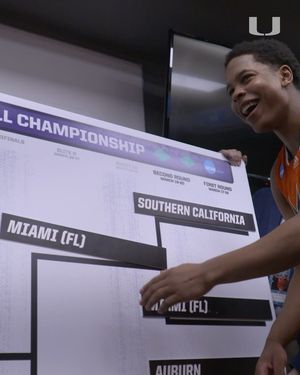 Video post by @caneshoops on Instagram