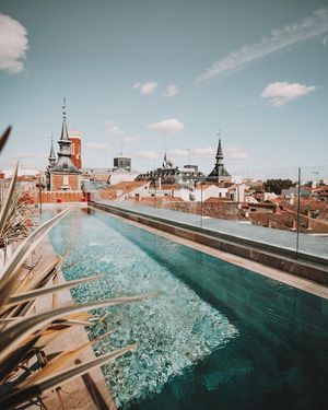 Image post by @belowthesamesun on Instagram