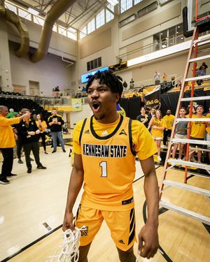 Image post by @asunsports on Instagram