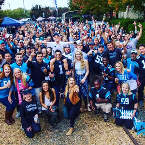 Image post by @roaringriot on Instagram