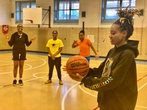 Image post by @ladieswhohoop on Instagram