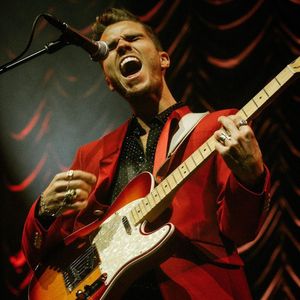 Image post by @thewarfield on Instagram