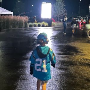 Image post by @roaringriot on Instagram