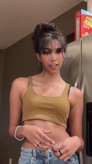 Video post by @stfudiya on TikTok