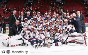 Image post by @du_hockey on Instagram