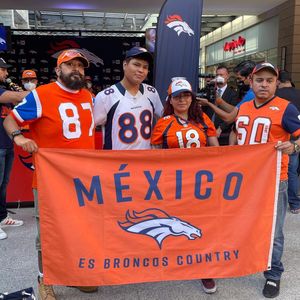 Image post by @broncosespanol on Instagram