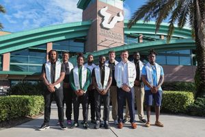 Image post by @USFFootball on Twitter