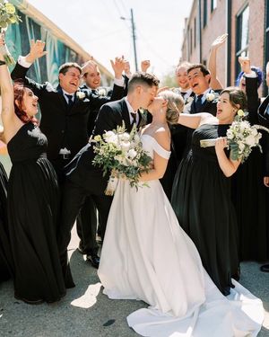 Image post by @theknot on Instagram