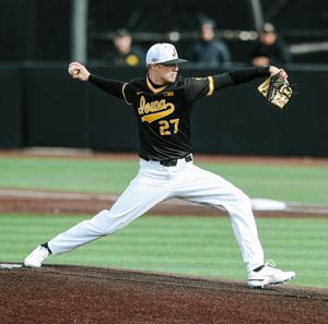 Image post by @UIBaseball on Twitter