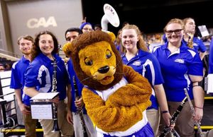 Image post by @hofstrau on Instagram