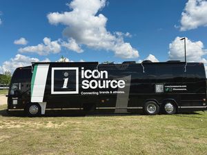 Image post by @iconsource_ on Instagram