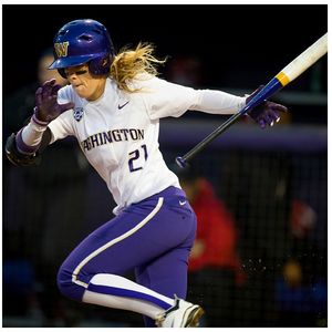 Image post by @uwsoftball on Instagram