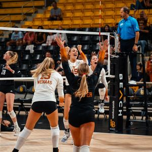 Image post by @texasvolleyball on Instagram