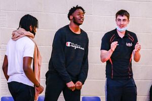 Image post by @itchenbball on Instagram