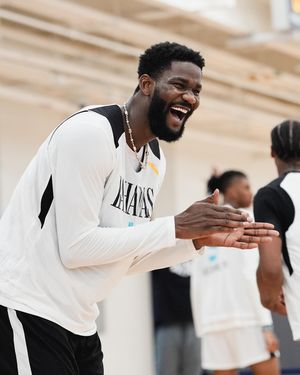 Image post by @deandreayton on Instagram