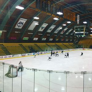 Image post by @gonuwhockey on Instagram
