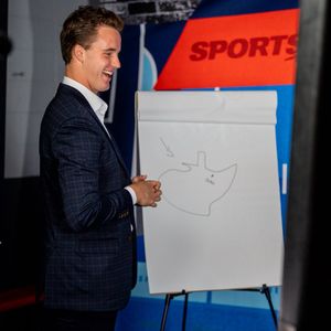 Image post by @dallasstars on Twitter