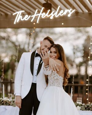 Image post by @theknot on Instagram