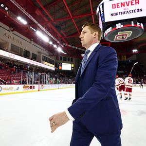 Image post by @du_hockey on Instagram