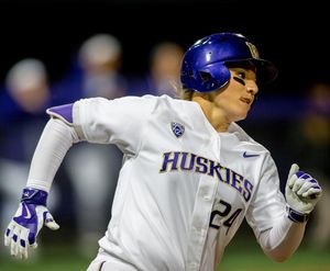 Image post by @uwsoftball on Instagram