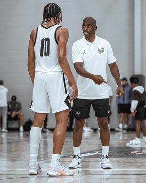 Image post by @nikeeyb on Instagram