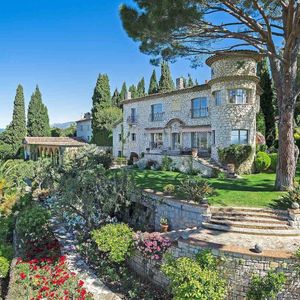 Image post by @christiesrealestate on Instagram