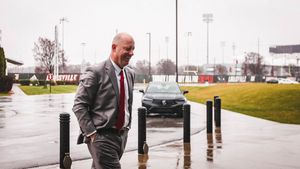 Image post by @LouisvilleFB on Twitter