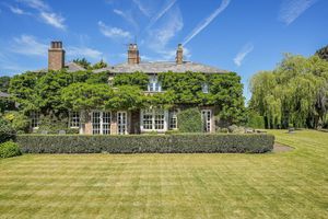 Image post by @christiesrealestate on Instagram