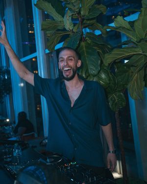 Image post by @alexwolfthedj on Instagram
