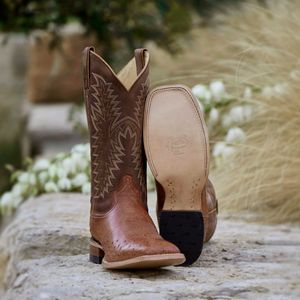 Image post by @justinboots_ on Instagram