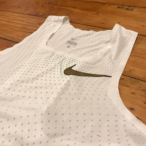 Image post by @bell.lap.track.and.field.gear on Instagram