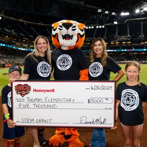 Image post by @dbacksgiveback on Instagram