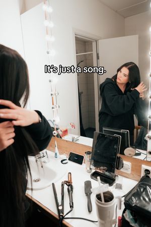 Image post by @sadgirlflowers19 on TikTok