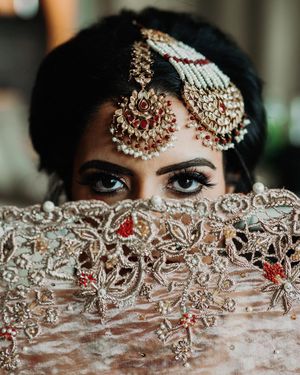 Image post by @thismodernlovephoto on Instagram