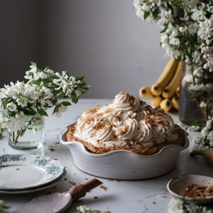 Image post by @farmhousepottery on Instagram