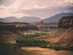 Image post by @meg.lahatte on Instagram