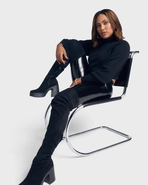 Image post by @ayeshacurry on Instagram