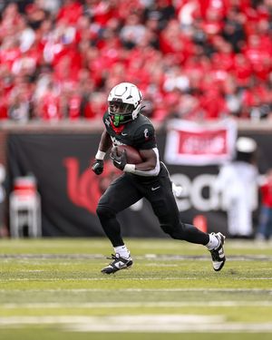 Image post by @gobearcatsfb on Instagram