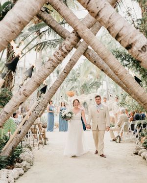 Image post by @theknot on Instagram