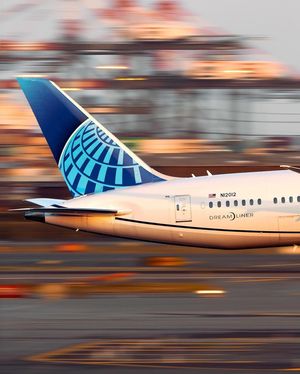 Image post by @united on Instagram
