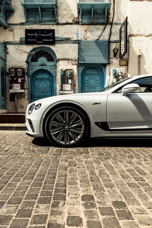 Image post by @BentleyMotors on Twitter
