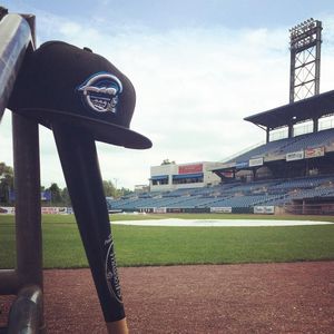 Image post by @syracusemets on Instagram