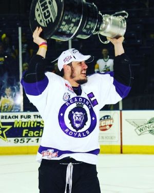 Image post by @readingroyals on Instagram