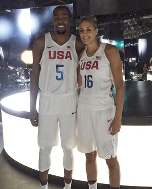 Image post by @de11edonne on Instagram