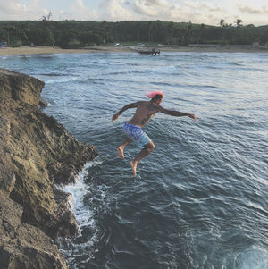 Image post by @mannysantiago on Instagram