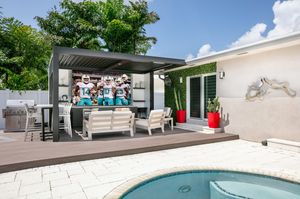 Image post by @ranarealtymiami on Instagram