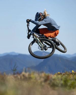 Image post by @foxmtb on Instagram
