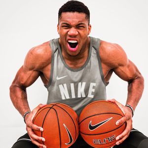 Image post by @giannis_an34 on Instagram